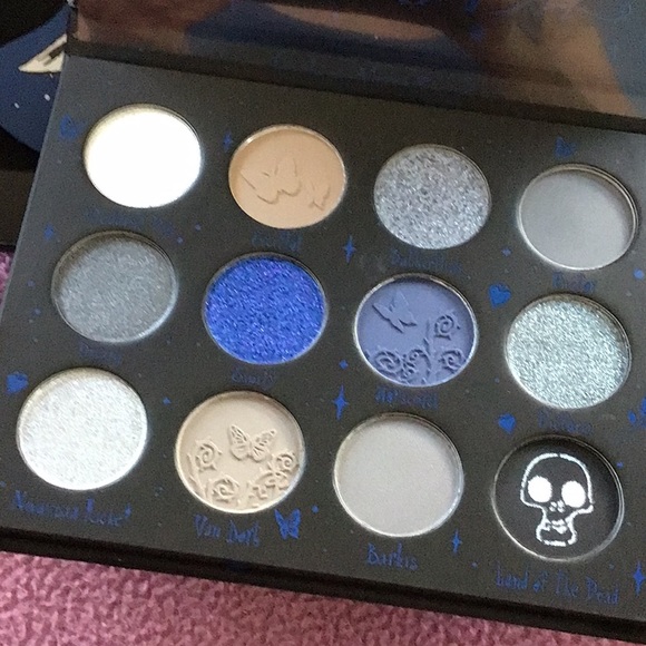 SheGlam Tim Burton’s Corpse Bride Limited Collection 10 pieces. Eye palette Lips - Picture 6 of 11